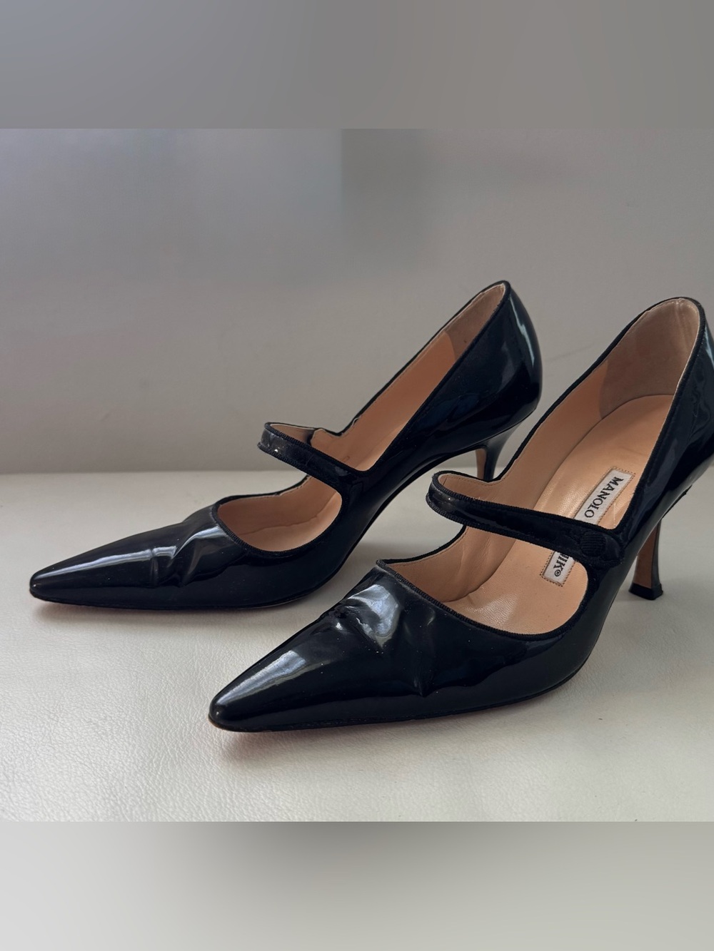 Manolo Blahnik Campari 90mm Black Patent Leather Mary Jane Pumps size 38 1/2